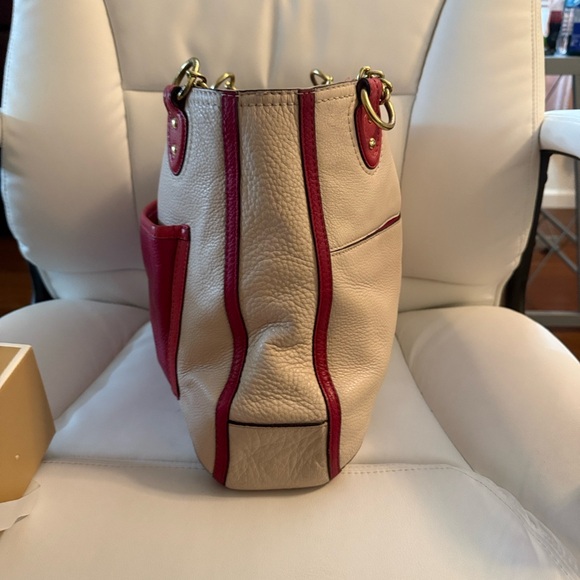 Y2K Coach Multicolored Pebbled Leather. Stylish Two-Tone Leather bag with chains - Picture 9 of 16